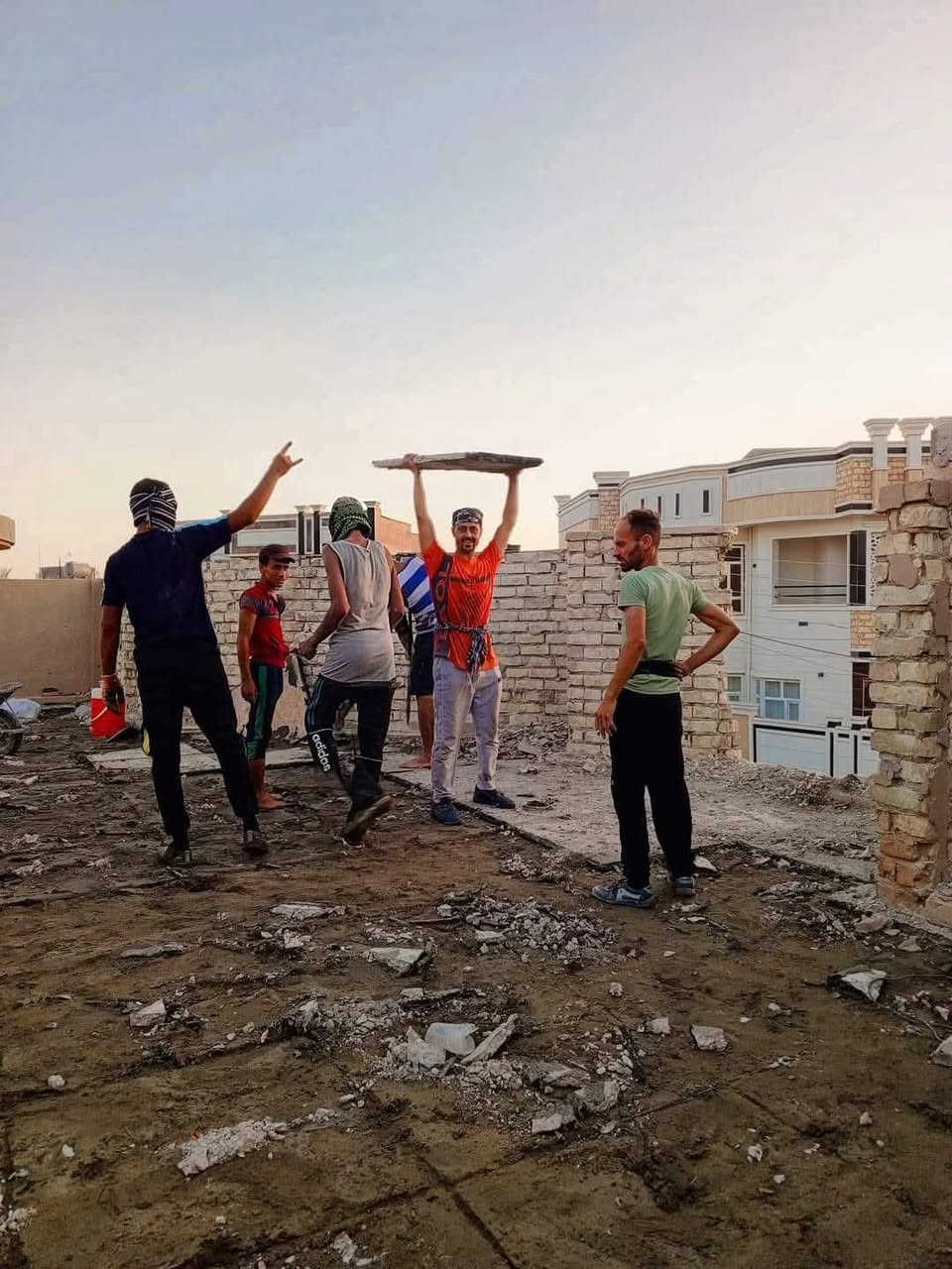 السلام عليكم /كادر عمل جاهز تصعيد مواد +تنضيف بيوت حدائق+ تفليش+ دفن نهري +نقل اثاث//معداتنه جاهزه
وسياره تجيك للبيت ماعليك بس الاتصال بالرقم ***********
