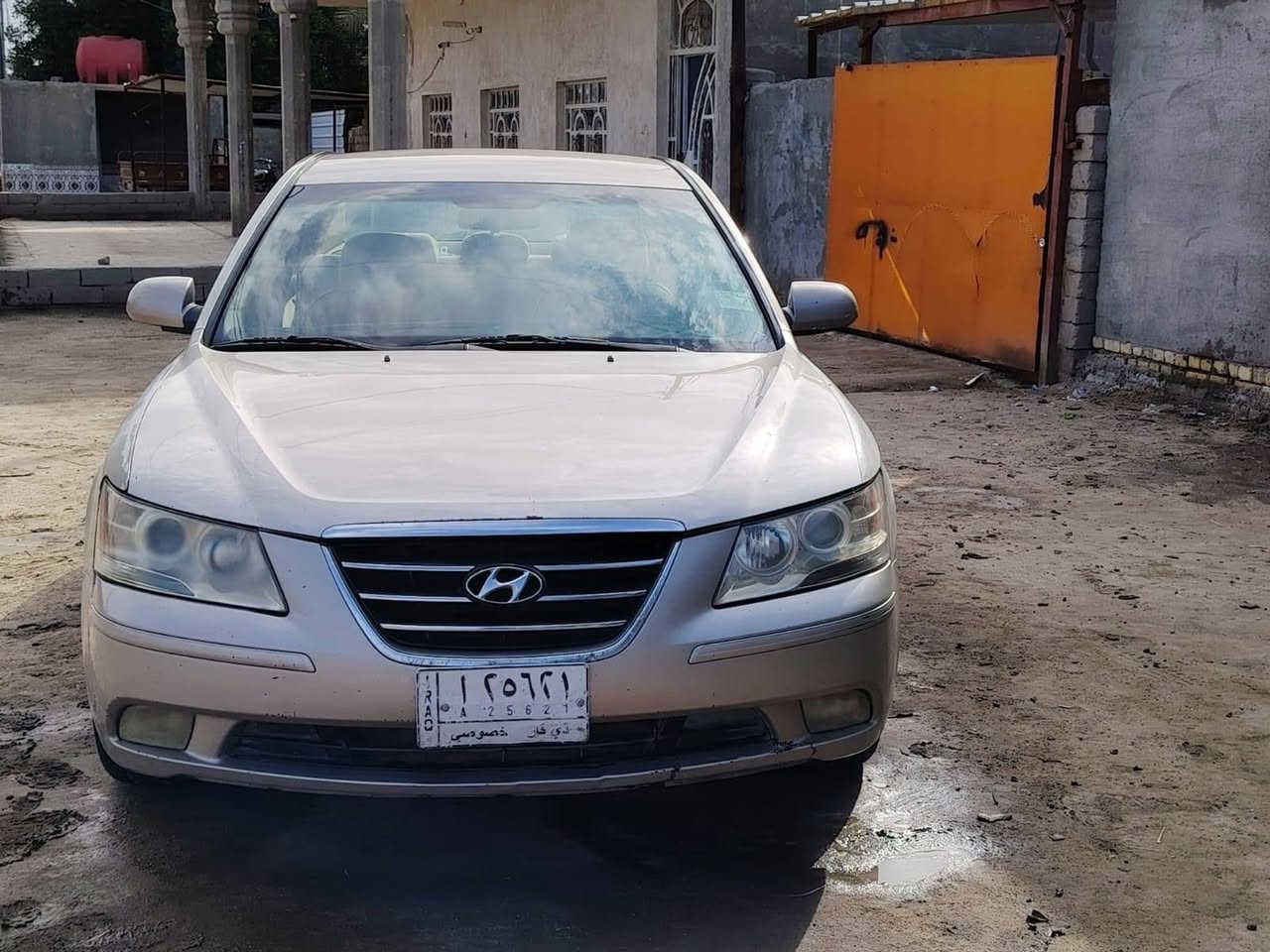 السلام عليكم سوناتا وارد امريكي موديل 2010 السياره بانزين غاز بيه تبديل جاملغ وباب بدون دواخل جاهزه من كل النواحي تبريد تدفئه حداديه تخم تاير باتري جديد دواخل عسلي  مال جناي السعر 107وبيها مجال حك الجيه السياره احله من اصوره مكان السياره ناصريه سوق الشيوخ اتصل بيك خير ودلل ***********
