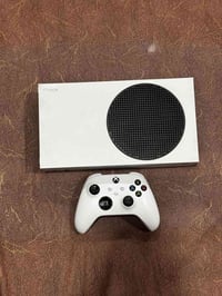 xbox series s 512GBاكس بوكس سيريس اس جهاز نظيف لوك ستيكر مامفتوح ولا د...