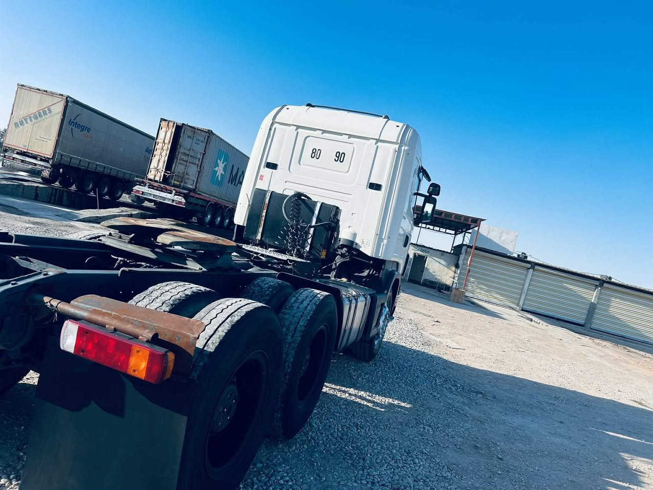 السلام عليكم من رخصة الادمن
اسكانيا راس تريلة سكس ابلادي نساف موديل 2006 ابموديلهة رقم الماني تحويل ثاني يوم مكفولة السيارة وجاهزة للعمل للاستفسار الاتصال على الرقم *********** ابو ايسر
