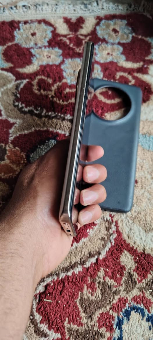 سلام عليكم جهاز لبيع ريمي نوت 14 برو جي فايف ذاكره ٥١٢ داخليه ١٢ محلقاته كامله جهاز جديد كلش مستخدم شهر فقط بيه كسر بل كفر زغير مبين سعره ٣٧٥بيه مجال شي قليل مكاني ميسان قضا ميمونه شراي ينتصل ***********////*********** عمارة, ميسان
