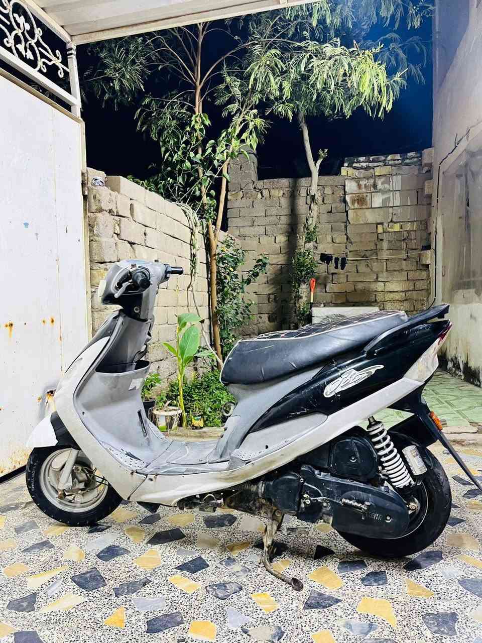 ماكس منغولي مفتوحه دراجه نضيفه كلش شلعه حلو بيه كلجات رياضي سعر 500 وبي مجال ***********
