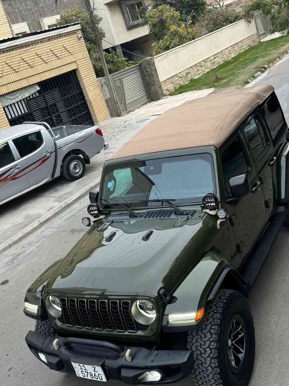 بسم الله ماشاء الله
من رخصه الادمن المحترم
للبيع جيب رانجلر جي ال JL
الموديل 2024
الفئة هاي تايد كت 392
حجم المحرك 6 سلندر 3600 
العداد 22000 mi
المواصفات كت 392 اصلي من الوكالة وترفيع وكاله
لايتات LED 
الشاشه الكبيره تدعم كاربلي وايرليس
قفل اكسل مع دفلوك
رادر وتحديد مسار 
ملاحظه 
السياره حسب طلب المشتري اذا يحب قماره فايبر هارد توب 
او قماش سوفت توب اثنينهم متوفر
للتواصل ***********
