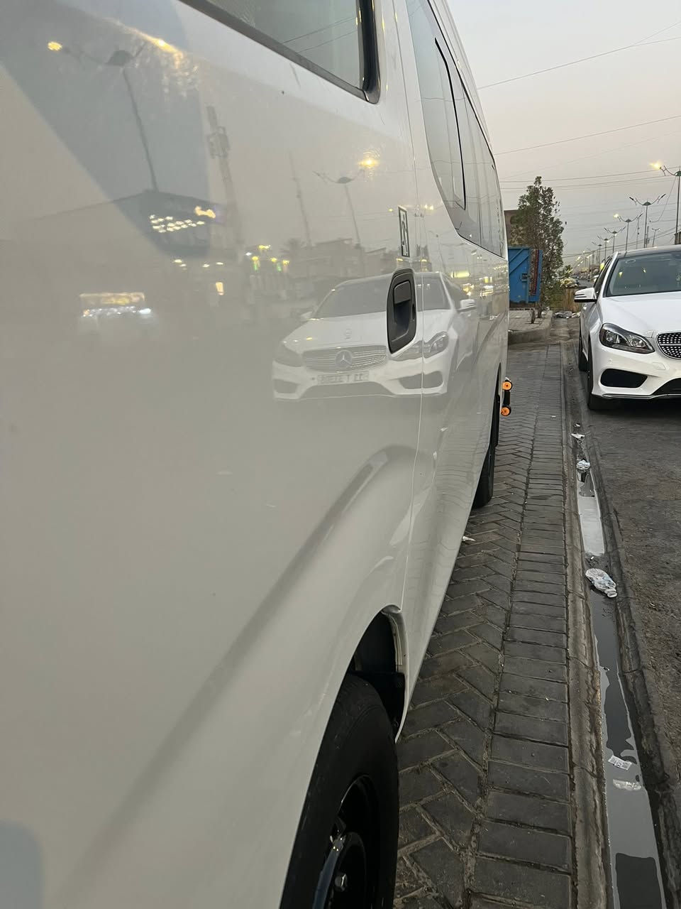 السلام عليكم
نيسان موديل 20 السياره مكفوله من الصبغ ماعده بارد قليل كلش السياره على وضع الشركه بلاديه ماشيه 140 
العنوان  البلديات السعر  255  $
الهاتف *********** هشام محمد
