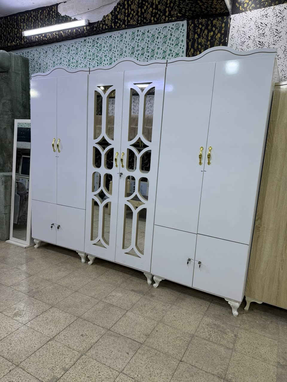 سلام عليكم معرض العزي لبيع وشراء الأثاث المنزلي للستفسار الاتصال *********** أو وتساب
