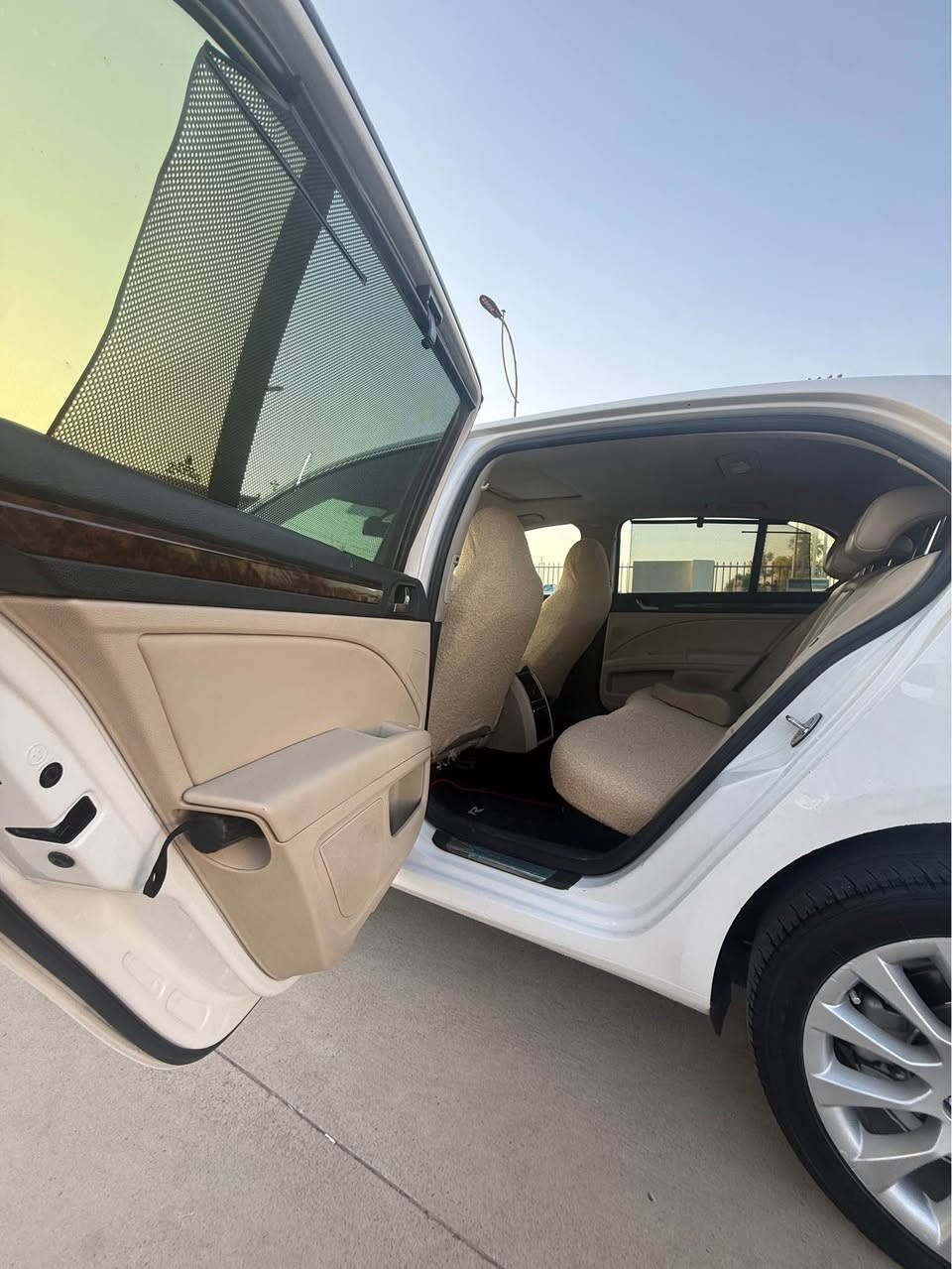 (***********) واتس ئاپی لە سەرە  

Skoda super B 2015 

شکل نوێی خەلیجی سفری ئێرەیە 

(نرخی ٧٨ وەرەقە و مەجالیکی کەم) 

سەیارەکە سێ  پارچەی سبوخە 
بێ ناوگرتن 
پێشو پشتی کەپسە 
 ئێڕباگی هیچ نەتەقیوە بە شەرت

ڕەقەم و سەنەوی نوێیە تا ٢٠٢٩ 
بە ناوی خۆمە 

مەکینە ٢.٠ تۆڕبۆیە ٤ پستۆن 
 
٦ گێڕ مەرخوبە

مواسەفاتی قەپات قەپاتە :-

‏‎١-کوشن هیتەر و کارەبای و جلد 

٢-‏‎ ئاوێنە کارەبای هیتەر و دژە تیشک

‏‎٣-جام پەردە (٣ پە‌ردە)‌ 

‏‎٤-جام کۆنترۆڵ (دادە‌خرێت و دە‌كرێتە‌وە‌ )

‏‎٥-فلچە‌ ئۆتۆ

‏‎٦-سەقف تاقەشەمسی سڵایت
‏‎لە‌ كاتی راگرتن لە‌بە‌ر خۆر ھە‌وای سارد دێنێتە‌ ژوورە‌ وە‌ 
‏‎بۆ ئە‌وە‌ی ناوی زۆر گە‌رم نە‌بێت 

‏‎٧-بەسمە

‏‎٨-ئۆتۆ پارک  (خۆی پارکین دەکات)

‏‎٩-حاسە پێش و دواوە‏

‏‎١٠-سستەمی دژە خلیسکان 

‏‎١١-سستەمی کەمی هەوای تایەکان

‏‎١٢-سستەمی تەواو بونی بەنس

‏‎١٣-لایت زینۆن ئۆتۆماتیک و کلینەر 

‏‎١٤-تەبرید مەرکەزی 

‏‎١٥- ١٠ ئێرباگ  ‏‎

نرخیشی 78 وەرەقە و معامەلە

***********
سەیارەکە لە هەولێرە أربيل, العراق
