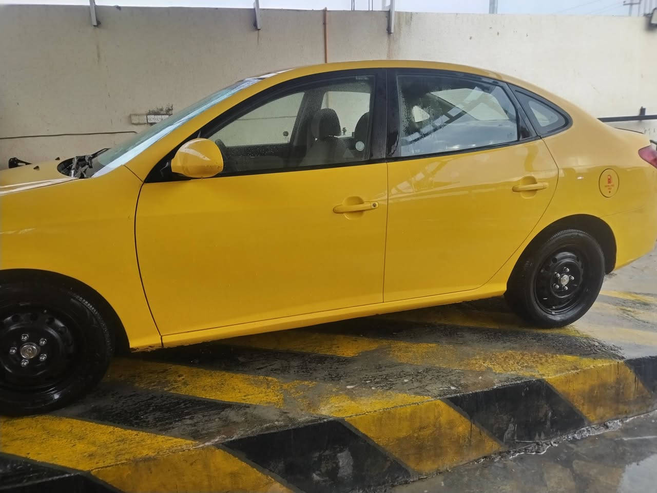 سلام عليكم النتره 2010 جاهزه اصلن النتره مو افانتي محرك 2000 سياره كارتون ليبل واحد ماشيه 190 حته ليبل جامه موجود اتحده وحده بيهن اخت الاصولي سياره أدوات كصه وحده حته هيئه بيه تخم تاير حساسات خلفيه نص فول سياره ضايعه عن الادوات مكان سياره ميسان العماره ملاحضه حداديه كدام عوزه نواعم بسيطه باقي كله جديد تبريد ثلج تدفه سياره كواتم بيه عل بلاد مكان سياره ميسان العماره الاستفسار الاتصال بل رقم *********** سعره قفل 45
