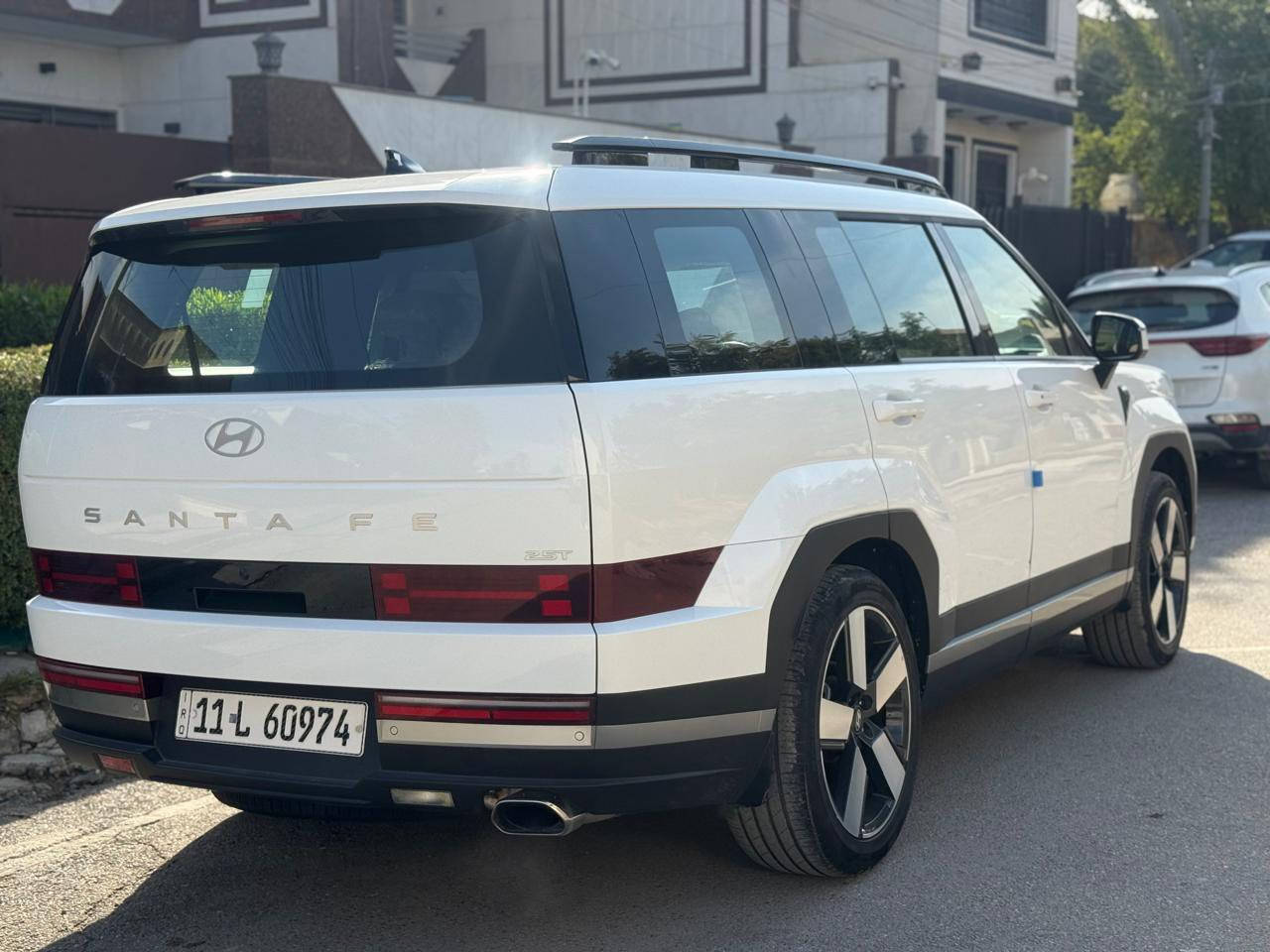 السلام عليكم
هونداي سنتافي 2024 خليجي وكالة 
الشكل الجديد محرك 2500 تيربو 
فوول مواصفات عدا البانوراما
ماشية 22 الف فقط
7 راكب
بصمة تشغيل و ابواب
شاشة كبيرة متصله
مقاعد كهرباء
صندوق كهرباء
شاحن موبايل 
مودات قيادة
حساس امامي خلفي
( السيارة مكفولة من الصبغ و البارد بس بيها شخط بالباب و موضح بالصور ) 

السعر 24,300 $ 
رقم بغداد / بأسمي
مكانها بغداد / شارع فلسطين
***********
