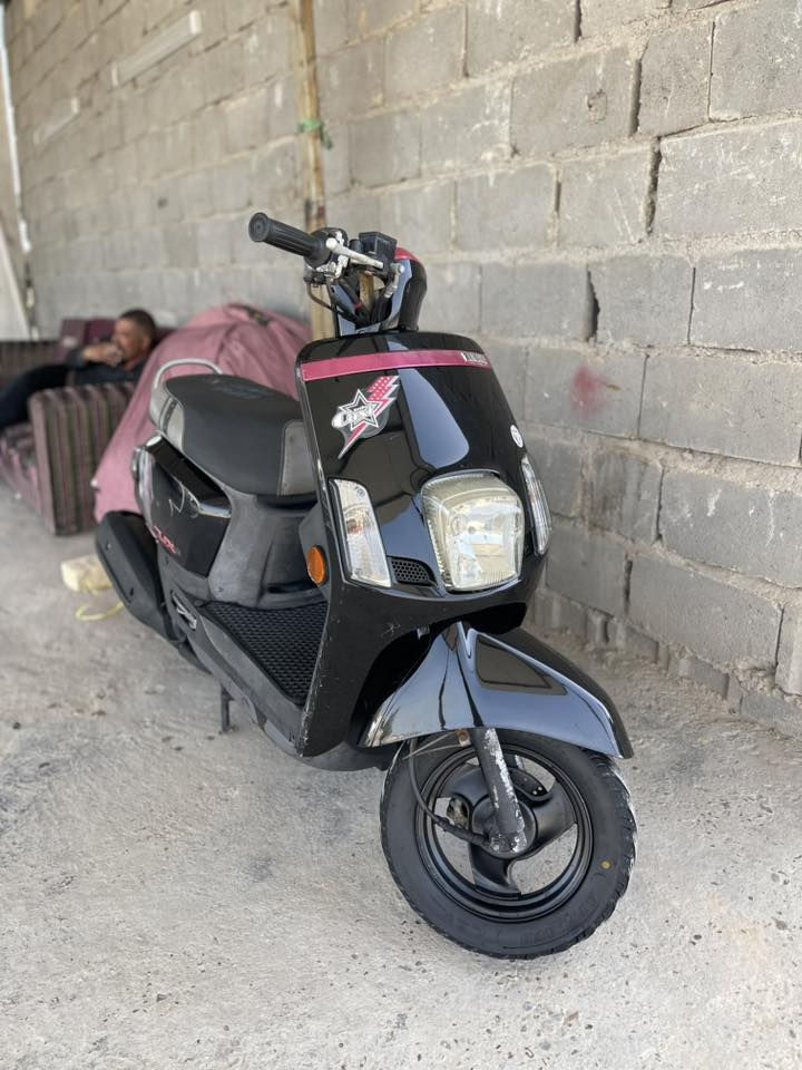 السلام عليكم دراجه بوليس لبيع كفاله عامه ختم واحدد الدراجه صارله شهرين من نازله من الرمبه الوصل موجود الرقم ***********
