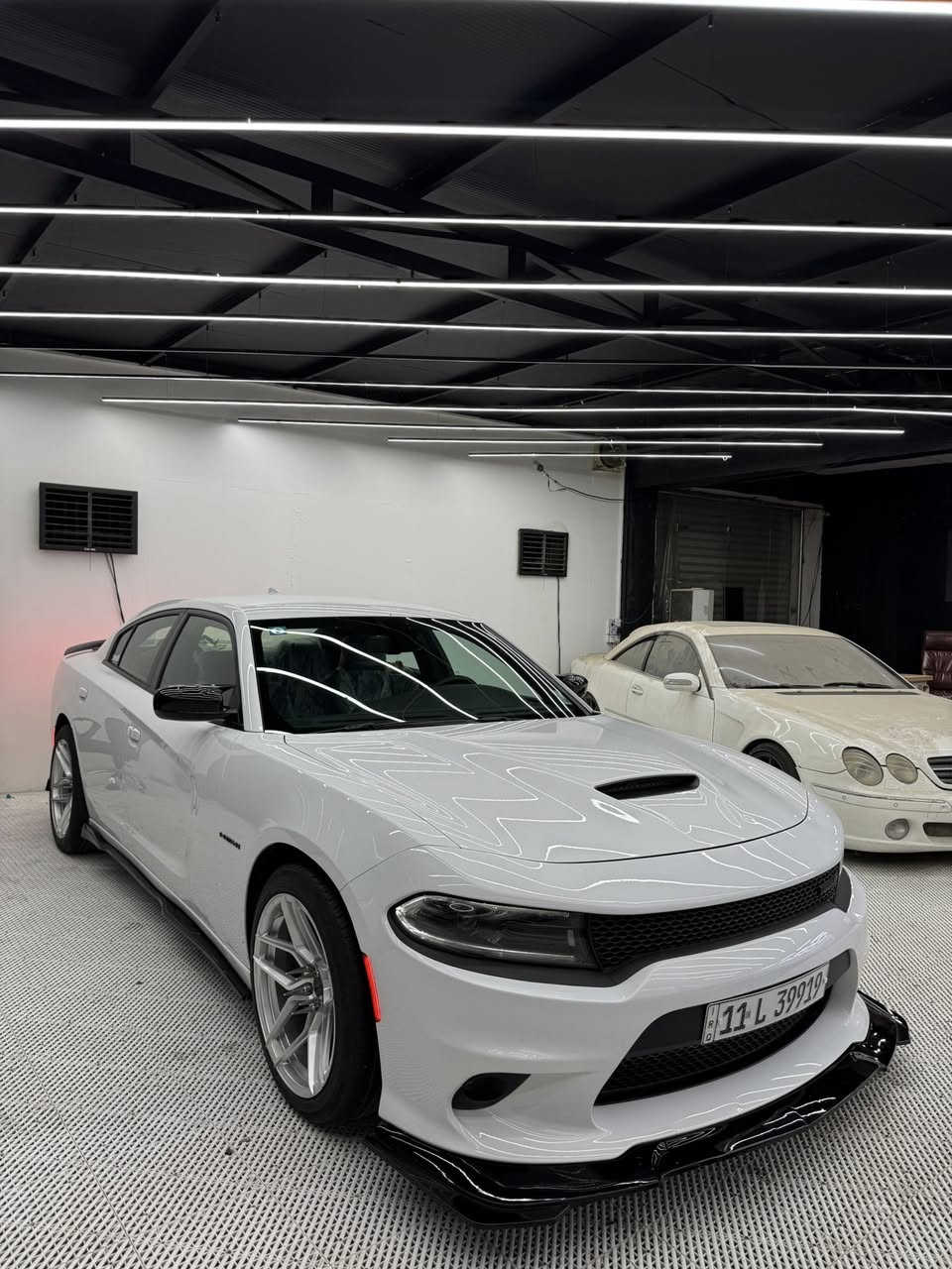 جارجر مديل 2022
لون ابيض 
ماشيه 40 الف
كلين كلين السياره مكفوله من الدعاميه لدعاميه بشرط
ماعده بارد كد اربع اصابع بالجاملغ السونار بالمنشور
الاضافات العليهه
برمجة وتفريغ مصطفى ايكل 🦅
بوابات علي الوادي 
ويا روهانا جديد وستدات طلقات
تخم تاير جديد
كت كامل لحايه دفيوزر زعانف دوس 
لدات سموك متحرك
كفر فجوج ٦ بستم
مكان السياره بغداد شارع فلسطين

***********
