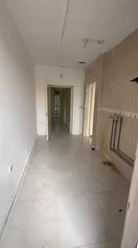 طابق اول من بيت مستقله تحتوي على غرفة نوم  ب ٦٠٠ الف  قرب جامع نجمة  ل...