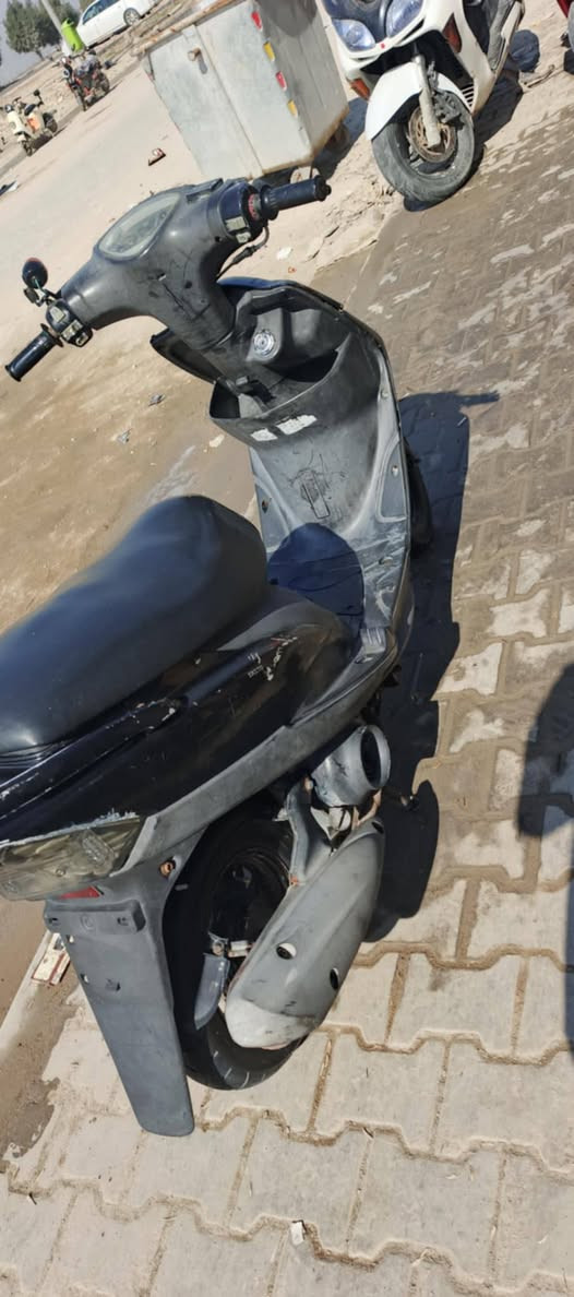 سلام عليكم
دراجه ماكس عدله البيع
محرك ما مفتوح وناعمه 
سعر650
لحد يراسني مكلف بنشر هاذ رقم  راعيها مكانه بشرش***********
