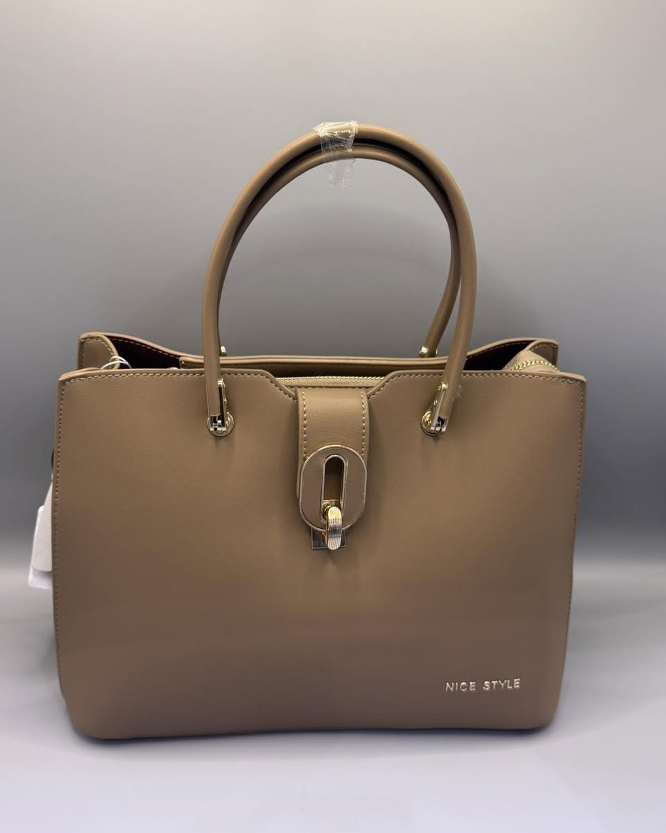 وصول موديلات جديده 
جنطه جلد  
ماركه
 موديل جديد

حجم كبير
متوفره جميع الالوان 
#موجودخدمة توصيل 
#احذية الخلخال  
كربلامول الحارث الطابق الارضي
#تابعونا علئ الانستكرام 
https://www.instagram.com/khelkhal_shoes_1?igshid=OGQ5ZDc2ODk2ZA== #تابعونا😍❤️ #تٌآبًعٌوٌنِآ😍❤


**إذا كنت صاحب هذا الإعلان وتريد حذفه لأي سبب، رجاءا أرسل رسالة إلى الدعم الفني**