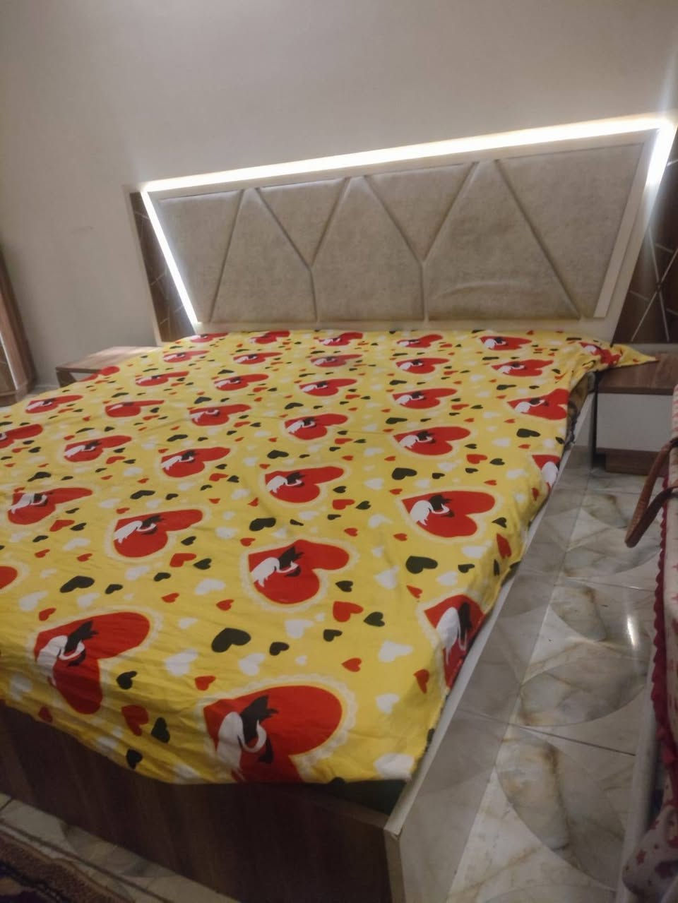 غرفه نوم تركي خمس قطع نضافه مثل ما موضح بصورة انارة داخليه مكان شهداء البياع


**إذا كنت صاحب هذا الإعلان وتريد حذفه لأي سبب، رجاءا أرسل رسالة إلى الدعم الفني**