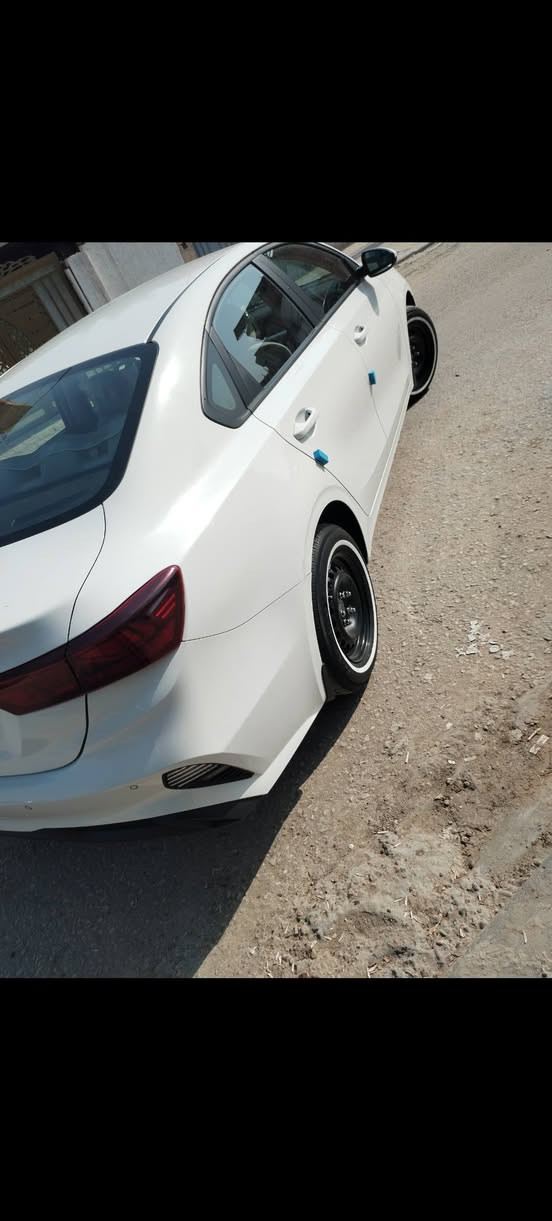 سلام عليكم
سيراتو 22 نص فول بارد قليل مكانين قليل فقط لباقي كلهه كفاله السعر 165 
 المكان نجف الاستفسار ***********
