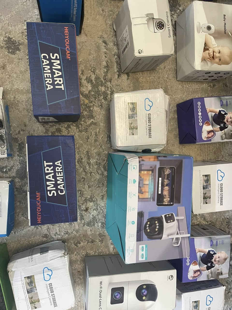 متاح العدد 31 كامرة سرية وعلى الطاقة شمسية ومال اطفال ومال شارع مخبوط وبسعر 6 الف للقطعة شلع ينباعن مكاني بغداد حي اور متواجد خاص *********** الي يريد توصيل موجود
