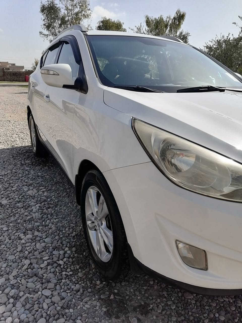 سلام عليكم
توكسون ٢٠١١ للبيع السيارة كفالة عامة من الصبغ والتبديل وكير ومحرك 
مواصفات السيارة 
كير توماتيك 
اشاير بالمري
كشن جك
شاشة وكاميرا
جامات تصعد ويا القفل
سنوية لي ٢٠٣٠ وباسمي هزة ماساقطة 
رقم اربيل الجديد السيارة ماشية ١٦٠ الف 
السيارة كل شي بي بلادي 
السعر ١٤٨ وبيها مجال 
*********** الرقم بي واتس اب والي ما تفيدو السيارة يعبر المنشور وشكراً
