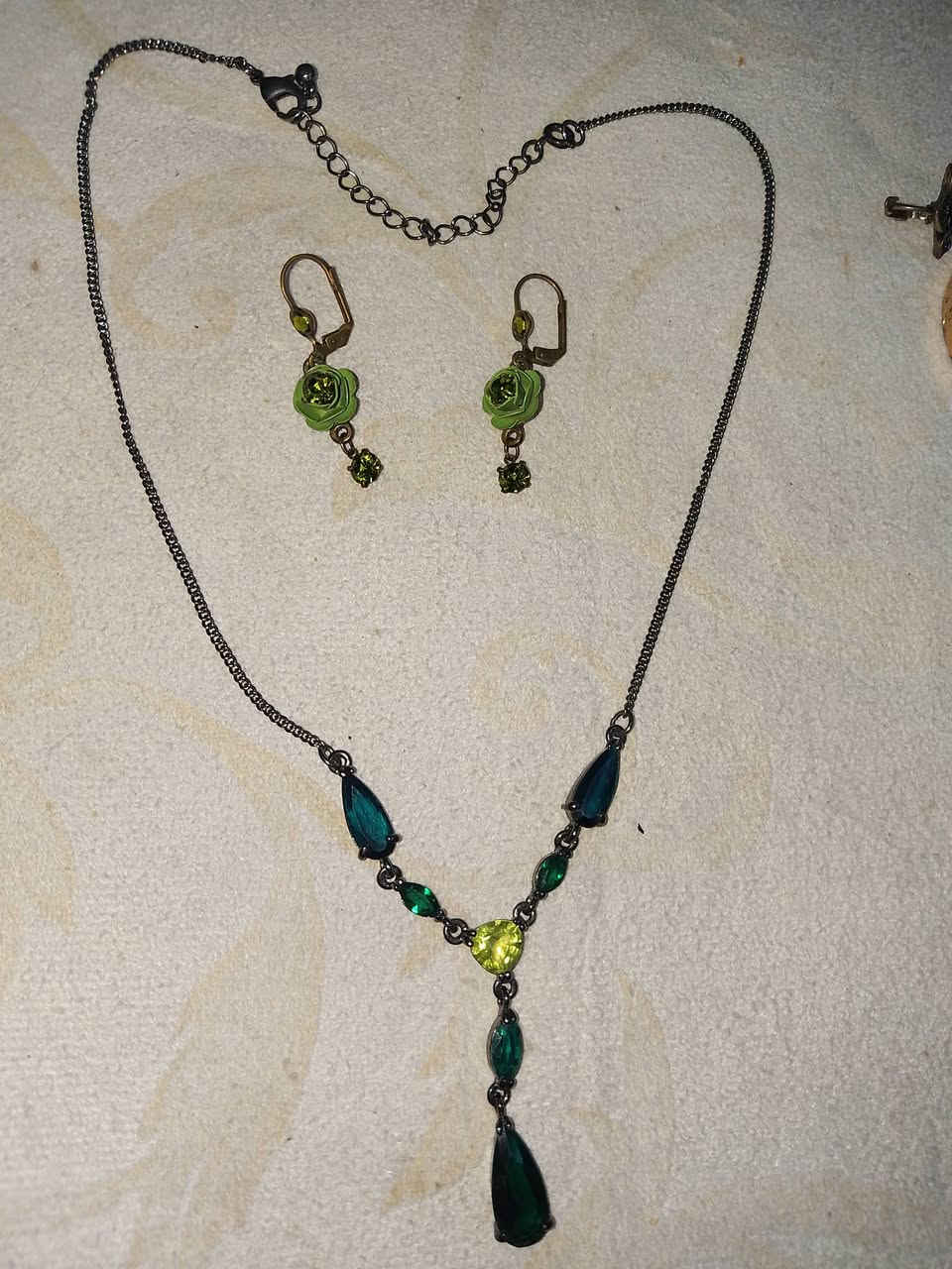 كل قطعه وسعرها للعلم أغلبهم نحاس باله


**إذا كنت صاحب هذا الإعلان وتريد حذفه لأي سبب، رجاءا أرسل رسالة إلى الدعم الفني**