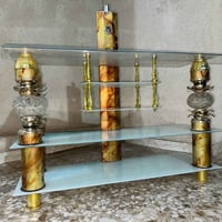 ميز تلفاز زجاجي • ٤ ثريات • حي سلام