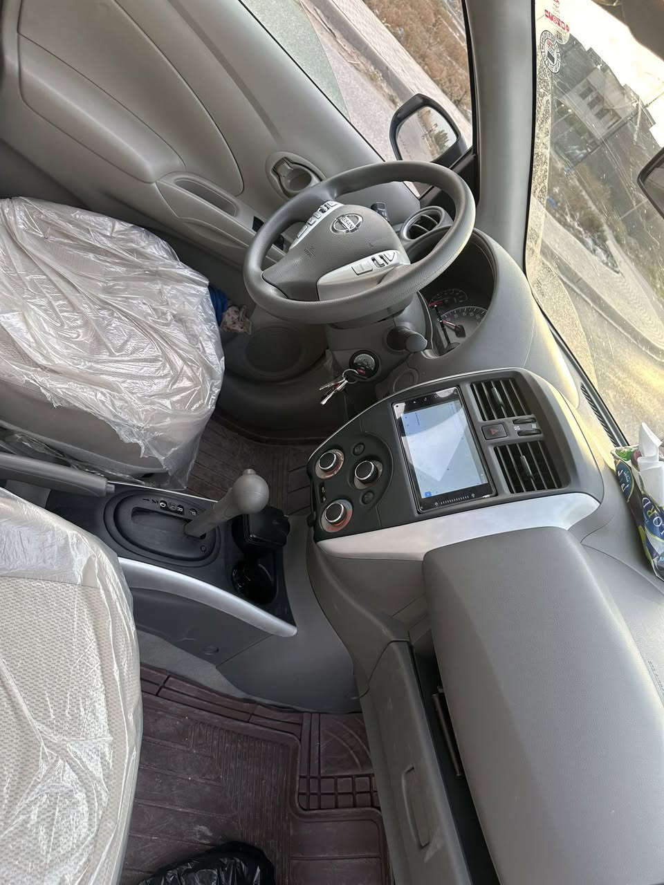 السلام عليكم للبيع نيسان سني ٢٠٢٥
كفالة عامه بليته زركه 
بعده زيره ماشيه ست الف 
تبريد قطعتين 
السعر ١٢٧
مكان السيآره بآبل لاسكندريه
لاستفسار اتصل ***********
