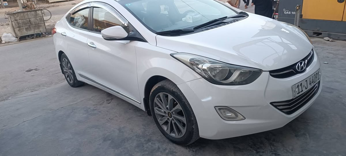 خليجي موديل 13 مكينة 1800 نظيفه 
رقم بغداد جديد باسمي حداديه جيده 
السعر 115 
مكان بغداد ***********
