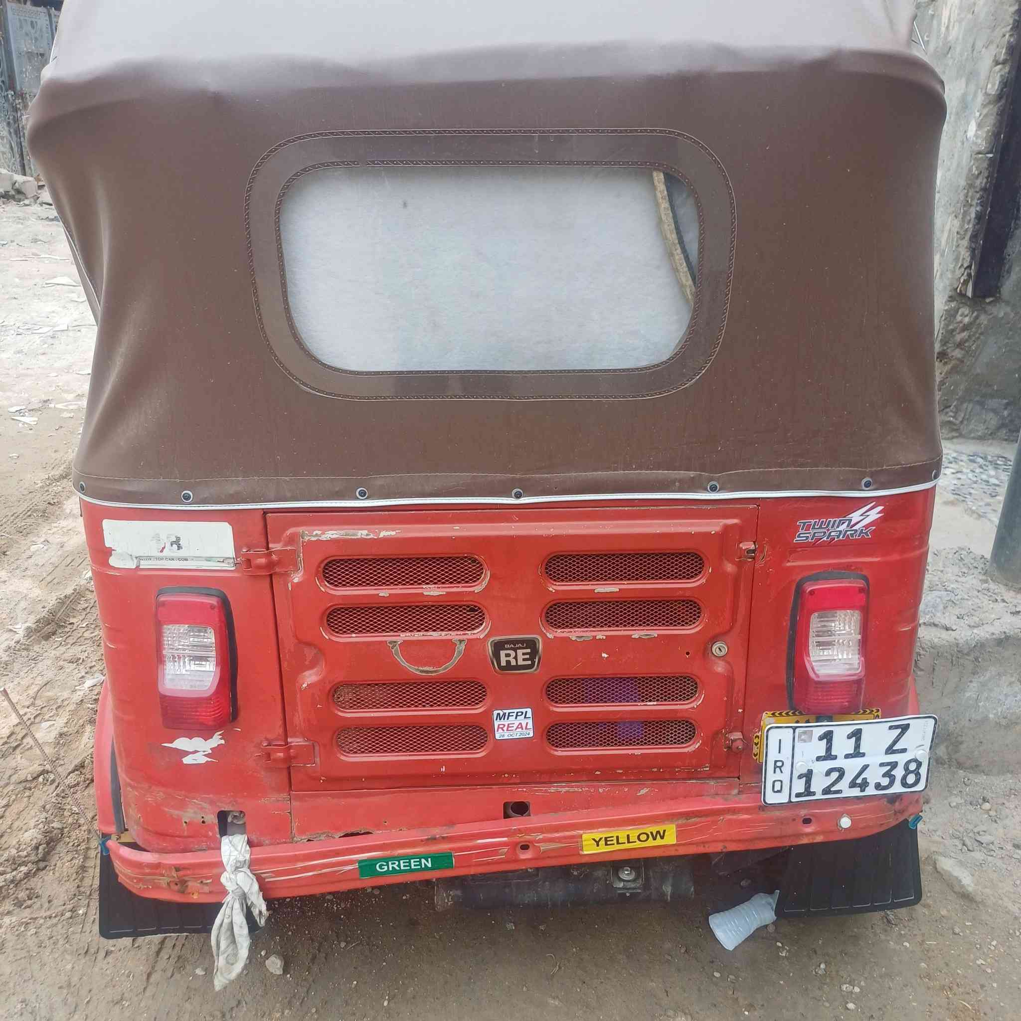 تكتك ١٨ تكتك مدوشمه سفريات كامله اكسن جديد دارمشفتتات جدد تعمير جديد تخم تايرات  محرك تجفيت شركه ب٥ ونص  تكتك نصبته حلوه ليتات زنون
مكان بغداد البياع ***********
