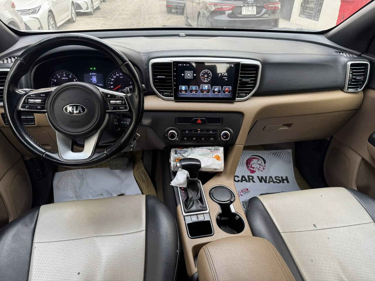 السلام عليكم 
كيا سبورتج 2019 خليجي
للبيع
ماشية 104 الف كيلو 
(كير و محرك مكفول)
محرك 2000 دوش
صدر و حدادية حلوة و ناعمة السيارة
 السيارة جديدة جدا 

المواصفات 

شاشة 
كامرة 
تحكمات ستيرن جهتين
داخل جلد و مخمل بيجي 
 3 وضعيات قيادة
حساسات امامي خلفي 
تدفئة تبريد ثلج
مري شفط
مانع انزلاق 
اشاير بل مري
قطعتين تبريد 
لايت زنون 

بيهة قطعتين صبغ جاملغ و بنيد بدون دواخل و بيهة كم دحجة علة حطتهن موضحة بل صور  

السعر  175 بيهة مجال جدا بسيط

باسمي تحويل ثاني يوم

 للاستفسار 
***********
***********
