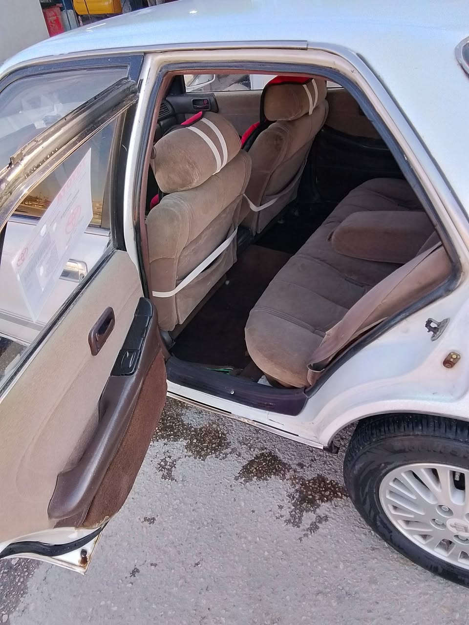 السلام عليكم
سيارة مارك تكم كربلائي موديل 92 سيارة جاهزه خير من الله مكفوله نقل جثه وكصه وعيب شرعي تواير جدد مكينه وكير ونجي ناعمة بلكارتون تبريد ثلج حداديه 100ب 100 رقم كربلاء دولي سنويه  2031 السعر 59 وبيه مجال
***********
