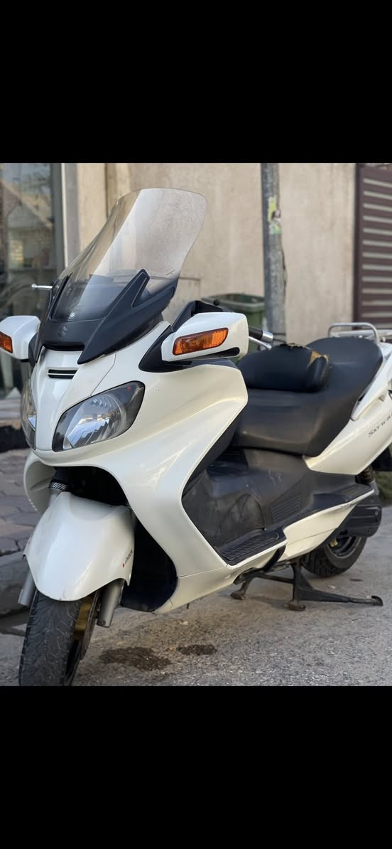 السلام عليكم
دراجة سكاي ويف ٦٥٠ 
فول مواصفات 
تدفئة يدات وكشن 
مري شفط
جامة كهربائية 
رقم بأسمي سنوية جديدة 
مكاني واسط / كوت
ملاحظة : الدراجة عوزها شوي ترتيبات بسيطة 
السعر ٢٤ وبيها مجال
للاستفسار اكثر الاتصال ***********
