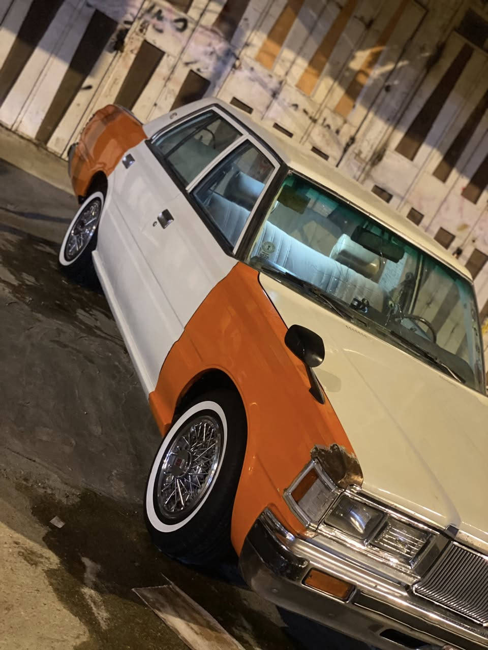 سلام عليكم 
كراون 81
سياره كفاله مكينه وكير ونضافه وكهربأيات وداخل وتبريد 
سياره مل جناي 
سعر 60بيهه مجال بصيط 
مكينه ونجي 6ناعم كير تعليك 
مكان ديوانيه 
***********
