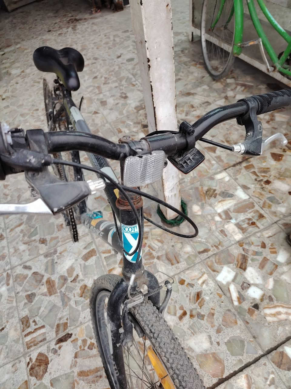 بايسكل للبيع يحتاج شويه ترتيبات السعر ٥٠ الف مكاني شهداء البياع


**إذا كنت صاحب هذا الإعلان وتريد حذفه لأي سبب، رجاءا أرسل رسالة إلى الدعم الفني**