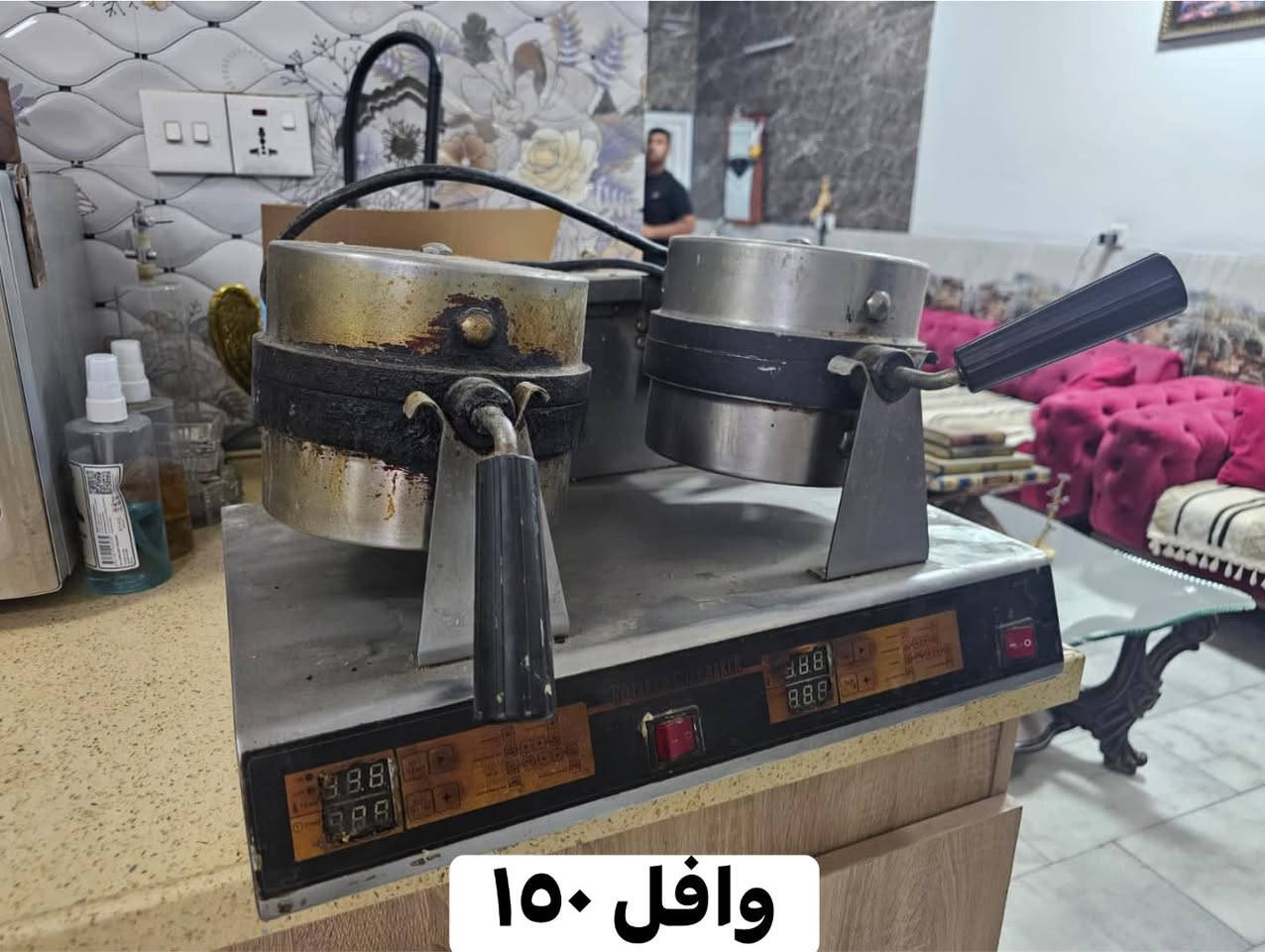 للبيع 

***********
