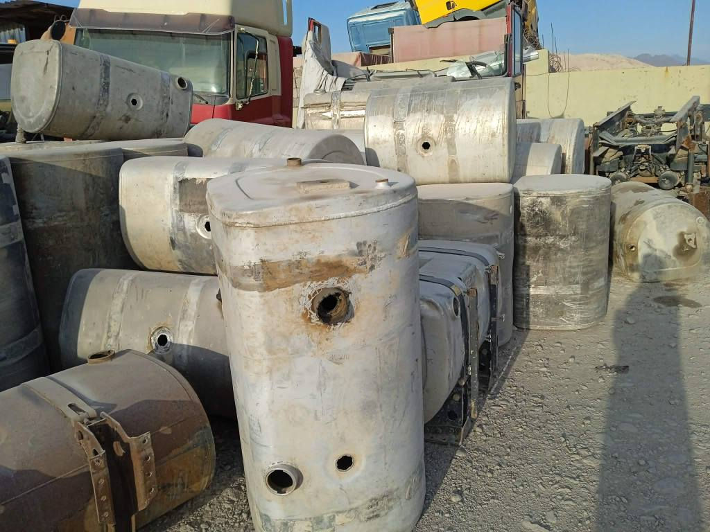 سە رە تا بە ناوی خوای گە ورە میهرە بان  تانکی گازگە ڵا بە گە ورە و بچوک مان هە یە لە 200لیتری تا 800لی تری هە مو جۆرێکمان هە یە کێویستی پە یوە ندی بە م ژم ***********  *********** رانية, السليمانية
