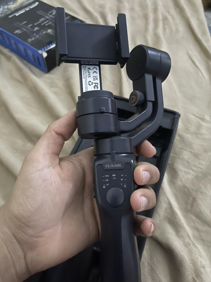 سلام عليكم اوزمو بهاذ الشكل نوعيه F8 اوزمو تصوير بي كلش حلو و هاذ الاوزمو مو للتعليم هاذ الأوزمو للمحترفين يعني الي عنده خبره بي سابقا و تصوير بي كلش ممتاز بي ٣ أنواع من التصوير و بي ٣ أنواع من التحكم بطاريه 2500ma الجهاز نضيف زاغ مبي الشحن يطول هوايه الصراحه محاسبه السعر المطلوب 70 و بي مجال للطيبين  الاستفسار ***********
