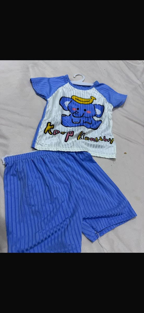 عندي شلعة ملابس اكثر من 125 قطعة منهن
٤٧ بدلة 
٣٧ بنطرون 
١١ دشداشة 
١٠ بديات 
وتراكات كشمير 
وبعدهواي شغلات 
اريدهن ب230 وتوصيل مجاني


**إذا كنت صاحب هذا الإعلان وتريد حذفه لأي سبب، رجاءا أرسل رسالة إلى الدعم الفني**