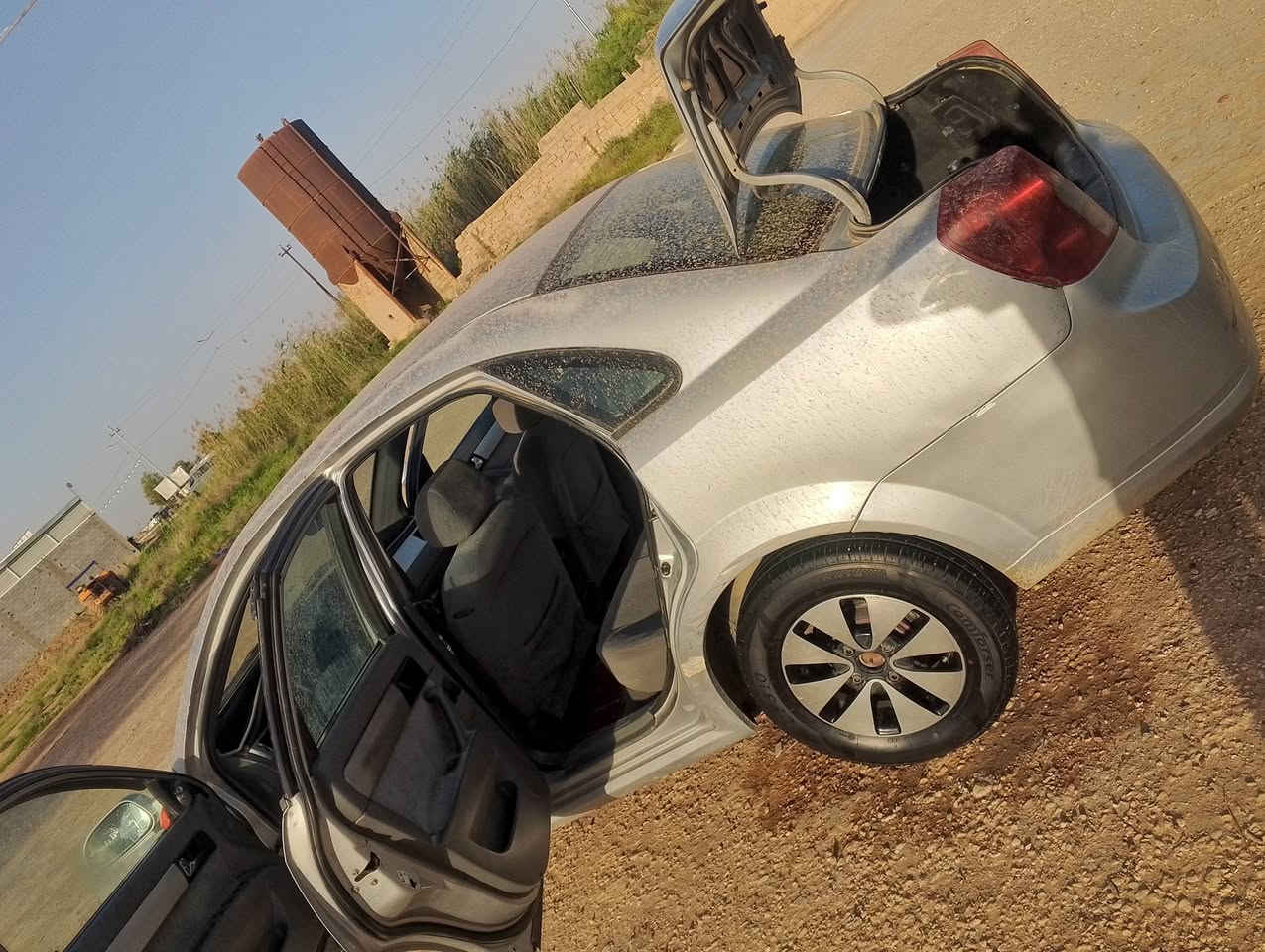 السلام عليكم فورنزه للبيع موديل 2005 سيارة جديده خير من الله ماتصرف عليها ربع سعرها 55 وبيها مجال *********** مكاني مجمع حطين
