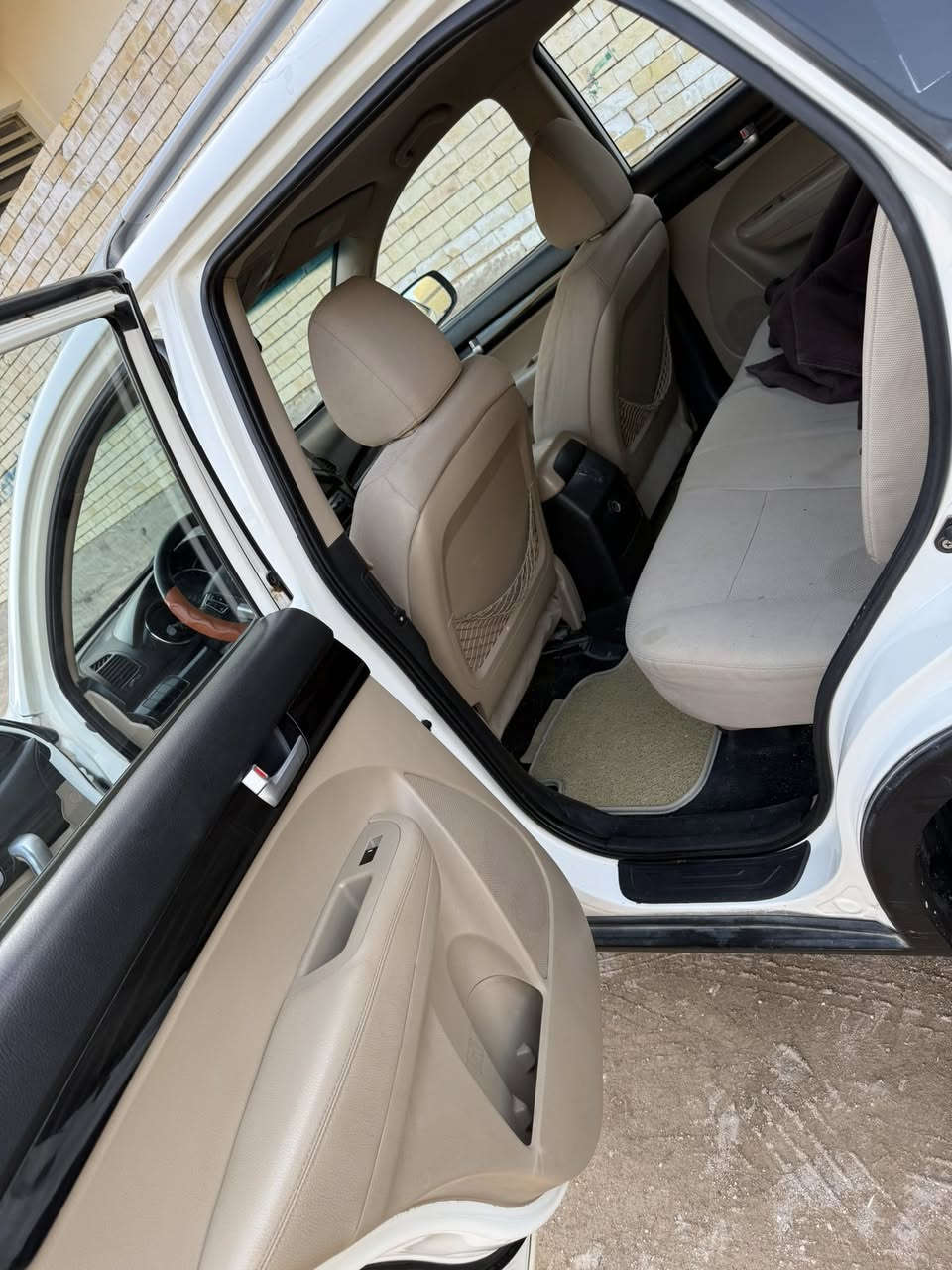 سورنتو١٣  وارد خليجي محرك ٤ سلندر  السياره حلوه حيل                                مكفوله بس كرتين بجاملغ الأمامي السعر ١٤٦ وبيه مجال قليل السياره مال جناي


**إذا كنت صاحب هذا الإعلان وتريد حذفه لأي سبب، رجاءا أرسل رسالة إلى الدعم الفني**