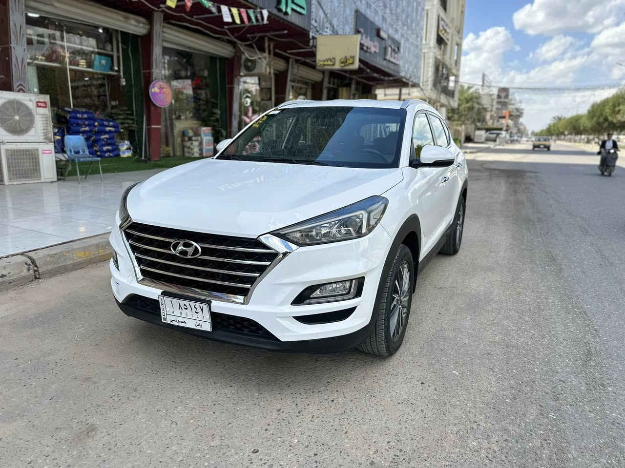 *********** سعر186  هونداي توسان موديل 2019 وارد خليجي مكفول من حادث وصبغ وتبديل موصفات فول من عده بنرامه بصمه كشنات جلد جكليتي يداد نيكل لد امامي خلفي حساس مامي خلفي كامره شاشه جبيره ويل كب كروم تحكم ستيرن جهتين تبرد مامي خلفي محرك حدادية تبريد مكفوله سعر186 تحويل مباشر مكان سيارة كربلاء ***********
