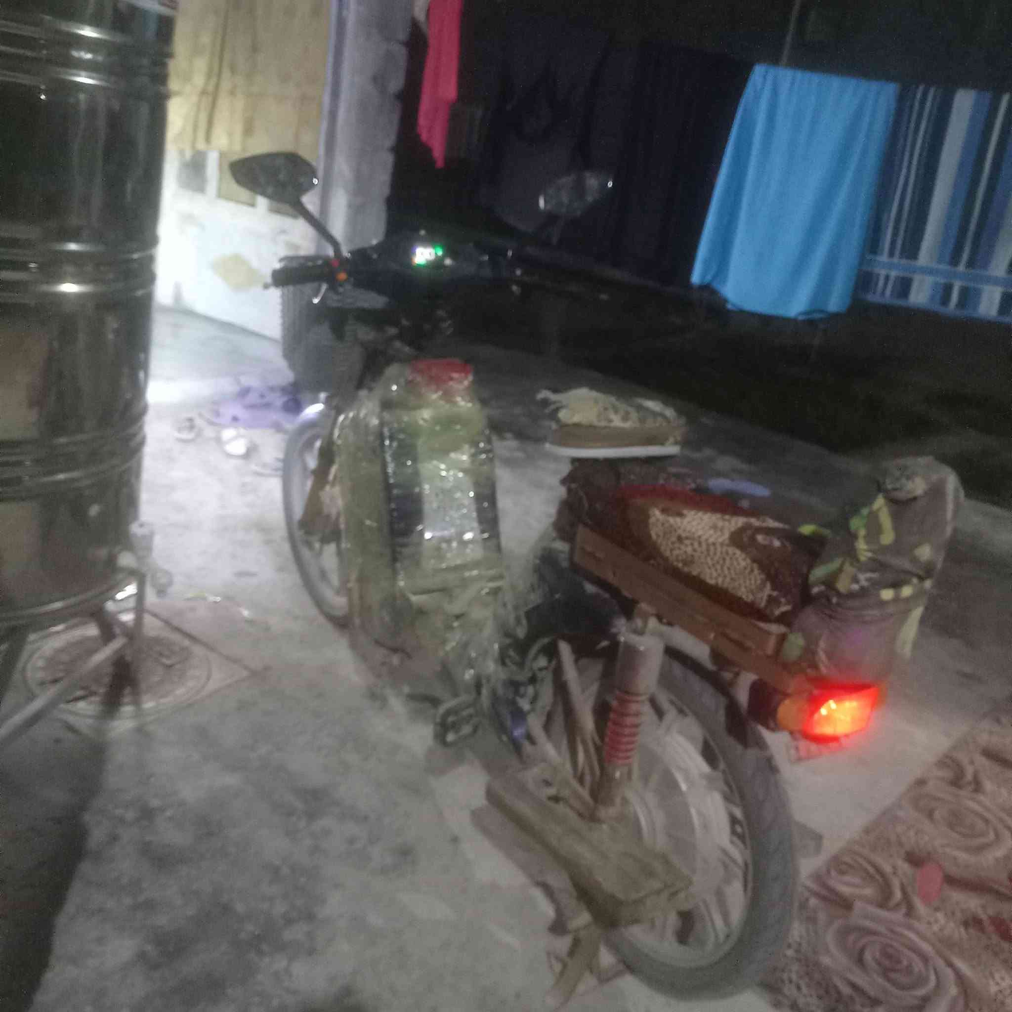 مواطير شحن للبيع سعرر 200الف وبي مجال مكان صقلاويه تواصل ***********
