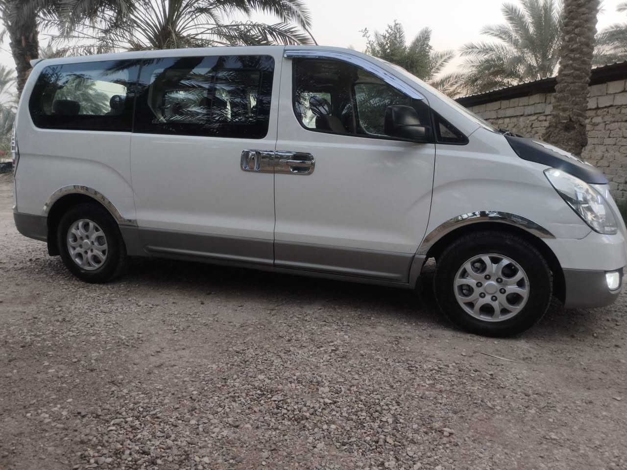 السلام عليكم
ستاركس 2012 مفتوح رقم واسط 
سياره بيه صبغ جاملغ خلفي والباقي كفاله 
رقم واسط دولي 
الاستفسار ***********
