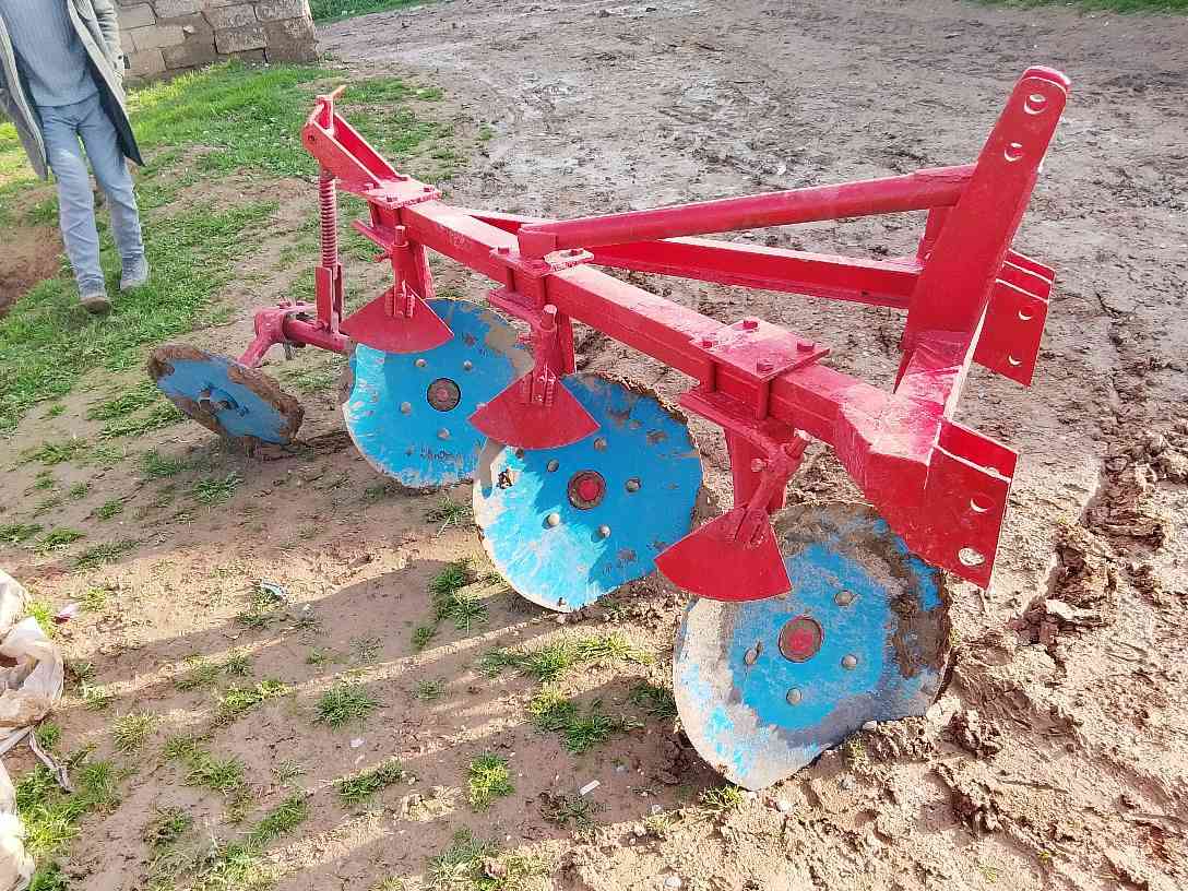 دسك ثلاثي نظيف جدا السعر 500الف تواصل مع صاحبو ***********   مكلف بالنشر موصل, نينوى
