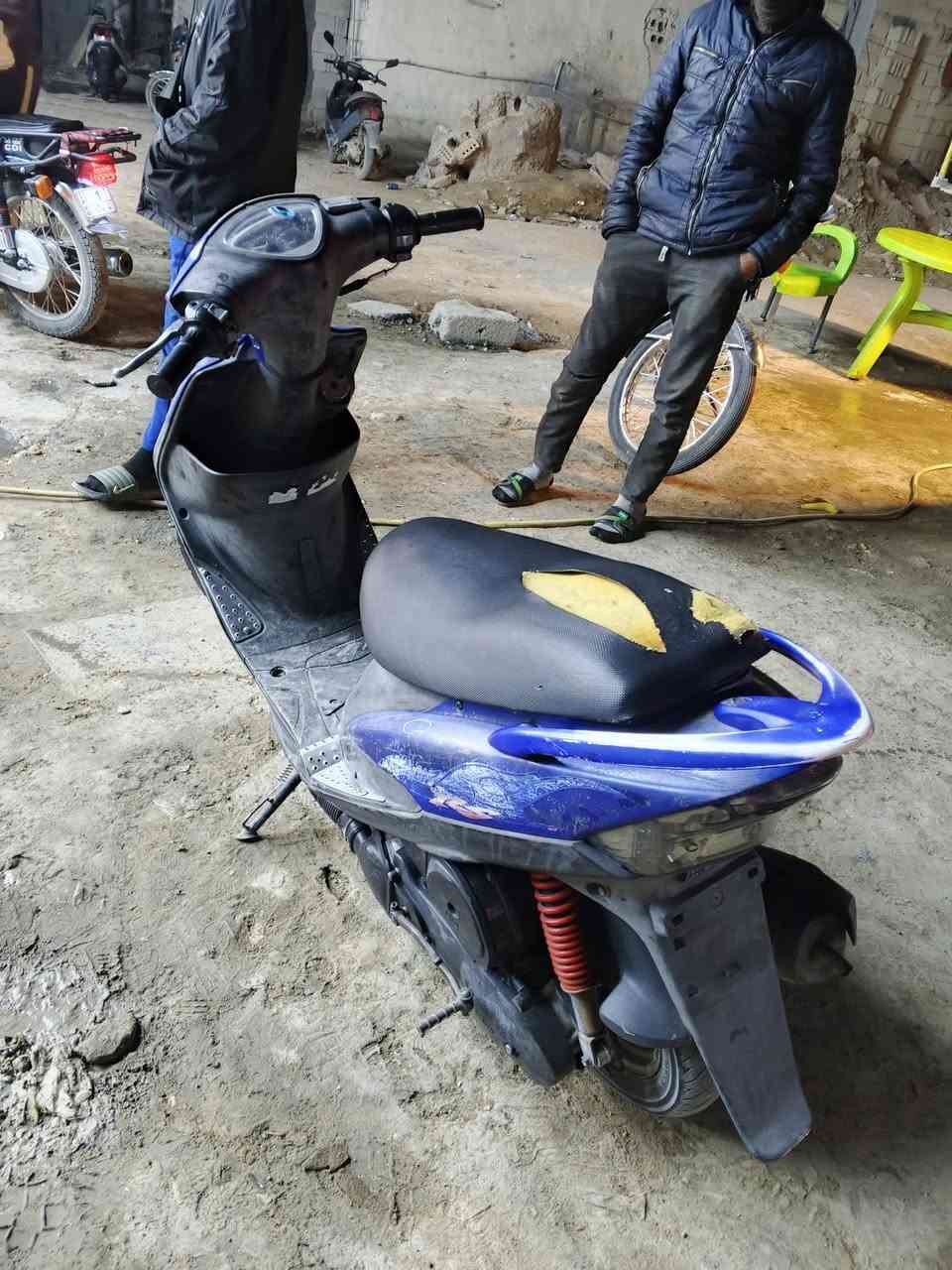 سلام عليكم ماكس عدله البيع صارلهه شهر من نازله من الرمبه السعر800  وبيهه مجال قليل حك الجيه مكاني كربلاء فريحه
رقم ***********
