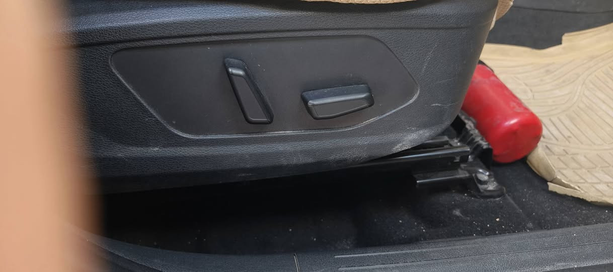 سلام عليكم
سبورتج للبيع موديل 2024 فول مواصفات عدى البنرامه 

بصمه 

تشغيل عن بعد 

كراسي 2 كهرباء 

تدفئه كشنات 

تدفئه ستيرن 

و باقي المواصفات معروفه 
رقم بغداد تحويل ثاني يوم المكان ديالى السعر المطلوب 233 ورقه  بيها مجال  رقم ***********
