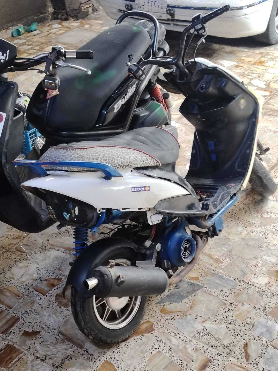 سلام عليكم متوفر ماكس عدله للبيع دراجه نضيفه مكينه خرسه دراجه عوزها شغلات بسيطه ترايك وين ميعجبك كبال عينك جيب وياك كوستر فيتريه لا تنقيص ولا تبخير تخبل دراجه سعر 350 وبيها مجال مكاني بغداد حي البتول *********** وتساب *********** رقم
