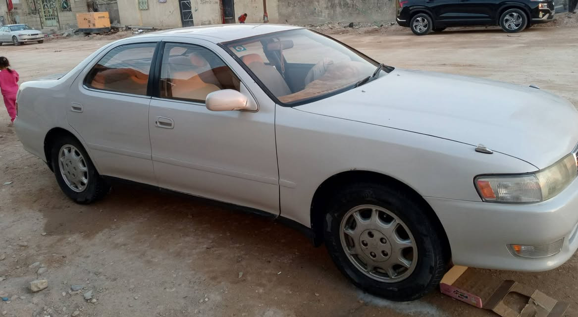 كريستا للبيع موديل 93 علمه السياره مال مزاد رقم بصره محرك اثنين ونص سياره جاهزه محركر وحداديه وكهربائيات ***********س
