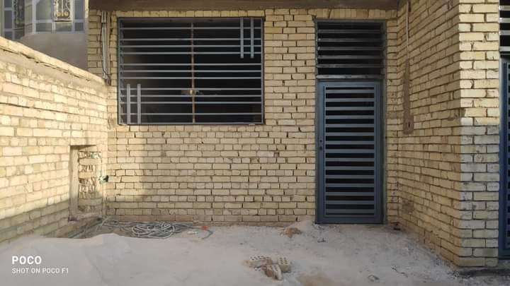 سلام عليكم مستعدين للعمل كافت انواع الحداده شغل نضيف اوحلو سعر المتر 2ملم شرط 70المتر اما 1اونص 60سعره المتر اما الباب بدون اضافه متر عليه سعر الباب ولشباج نفس الحساب مكان العمل نجف قريب نفق المختار رقم التلفون *********** يالله
