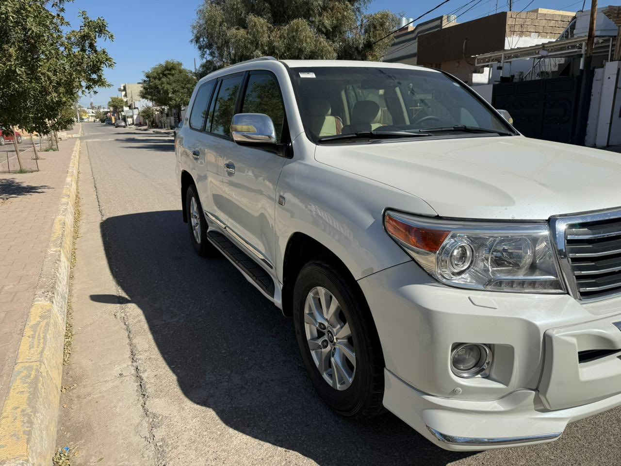 لاندكروز GXR موديل 2010 محرك 6 سلندر مامفتوح شرط بدون عيب بدون صبغ بس مكانين تعديل ماشيا 185 كم مكان كركوك سعر 285$ استفسار خابر ***********
