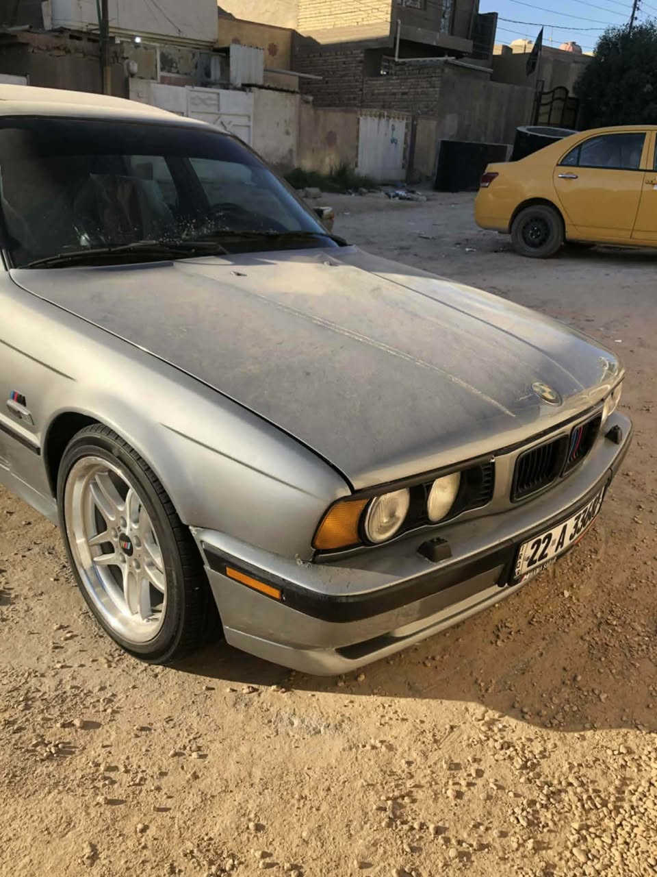 السلام عليكم من رخصة الادمن المحترم 

بي ام. 520 محرك مسكر عدل اصل
اربيل دولية السنويه ل 30 
بليته و بدي و كير و مكينة كله اصل 
و خير من الله السياره بالكارتون. 
موديل 1990 كير عادي حداديه جديدة
كهربائيات كلها جاهزه منضومه
 تبريد جديده منضومة كاملة
صالصنصه HKS    
كهربائية كله بلاديه من بجم للبجم 
لون فيلي بلادي بدون معجون صبغ جمالية 
جام امامي كهرباء و ريمونت سنتر.
تخم تاير جديد 🆕 
ويل رياضي M اصلي
دعامايات خلفي امامي M
دوس M
دواخل حلوه نظيفه يرادله 
ترتيب قليل سياره وحلوه 
واحلى من الصور بعد 
السعر 58 وبيهه مجال 

العنوان كربلاء اتصال ☎️ *********** كربلاء, العراق
