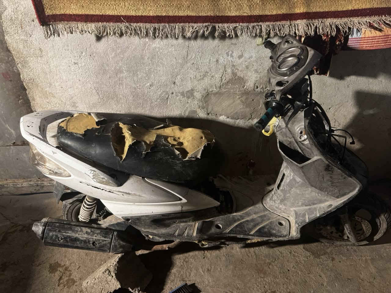 دراجه سكنس فحل يرادلها ترتيب شغاله بيها دخان وارداها  قبق هندرالسعر 250 وبيها مجال (ترهم مراوس ) بكان الزعفرانيه رقم ***********
