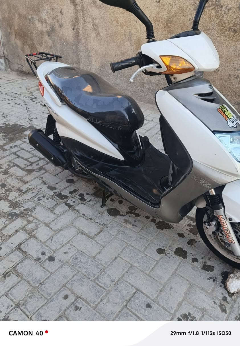 دراجة سكنس للبيع درجة جديدة كاملة كهرباياتهة شاير لايت بك لايت خلفي  دراجة ياباني 110  رقم *********** سعر  مليون 200  صارلهة اربع اشهر من نازلة من الرمبة المكان. مدينة الصدر
